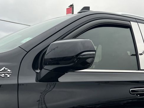 Used 2021 Chevrolet Tahoe High Country image 34