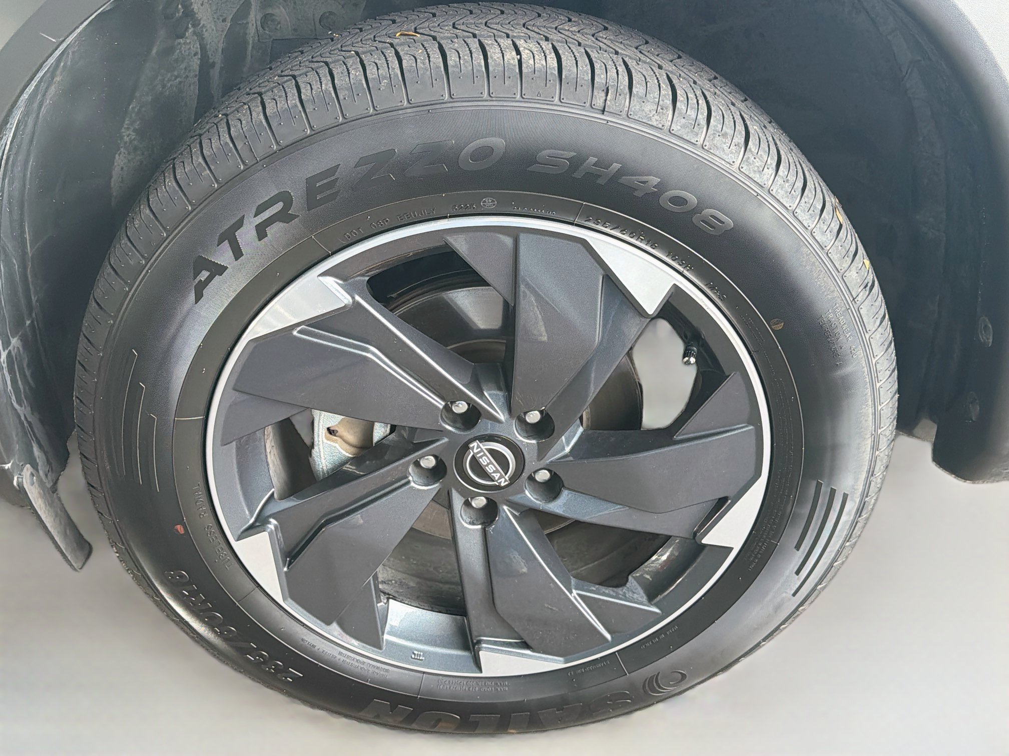 Used 2025 Nissan Rogue SV AWD/4WD image 11