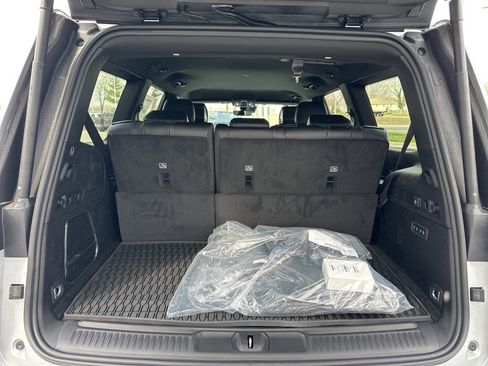 New 2024 Jeep Wagoneer Series III w/ Rear Seat Video Group 1 image 14