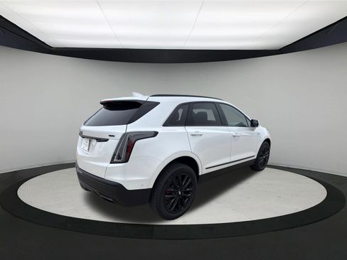 New 2026 Cadillac XT5 Sportv w/ LPO, Onyx Lite Package AWD/4WD image 7
