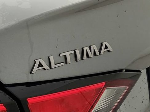 Used 2024 Nissan Altima 2.5 SV FWD image 29