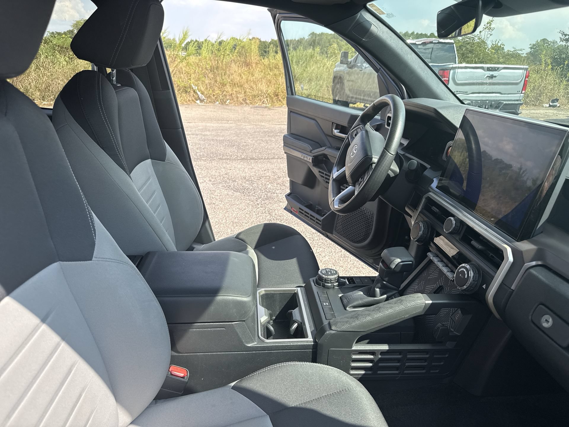 Used 2024 Toyota Tacoma TRD Off-Road AWD/4WD image 35