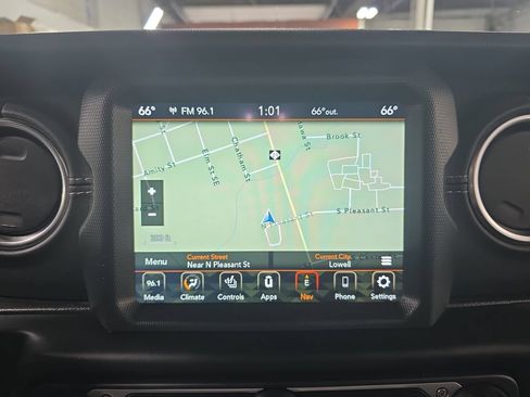 Used 2021 Jeep Wrangler Unlimited Sahara AWD/4WD image 23
