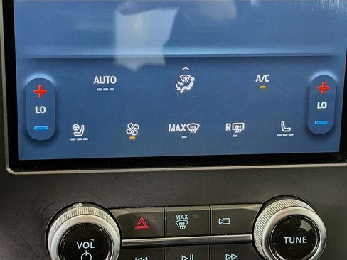 Used 2024 Ford Edge SEL w/ Sport Appearance Package AWD/4WD image 36