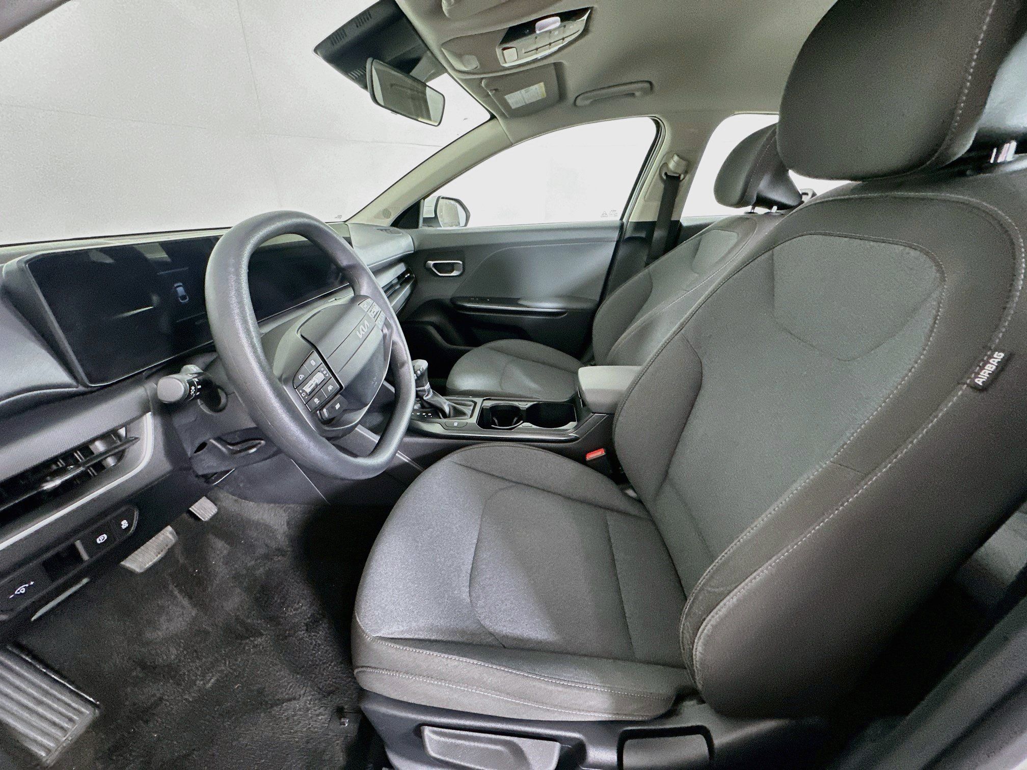 Used 2025 Kia K4 FWD image 13