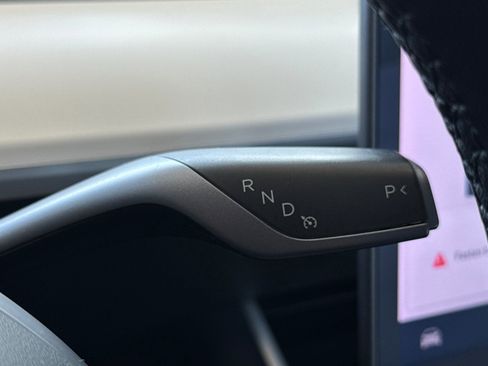 Used 2020 Tesla Model 3 Standard Range Plus image 18