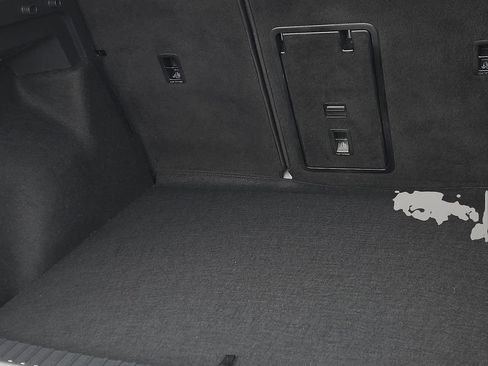 Used 2024 Volkswagen Taos SE image 9