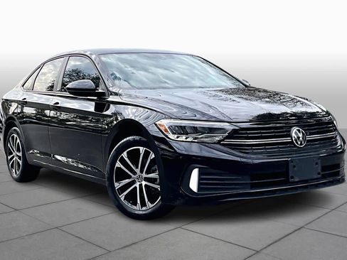 Used 2023 Volkswagen Jetta Sport image 2