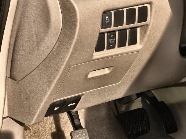 Used 2015 Nissan Quest SV w/ Leather Package FWD image 29