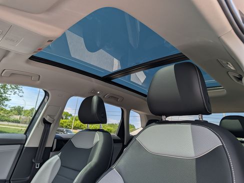 Certified 2023 Volkswagen Taos SEL AWD/4WD image 32