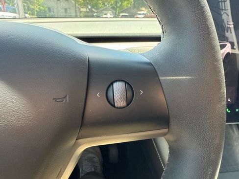 Used 2024 Tesla Model Y Long Range AWD/4WD image 25