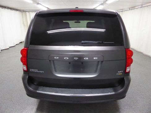 Used 2016 Dodge Grand Caravan SXT image 6