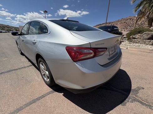 Used 2022 Chevrolet Malibu LT FWD image 3