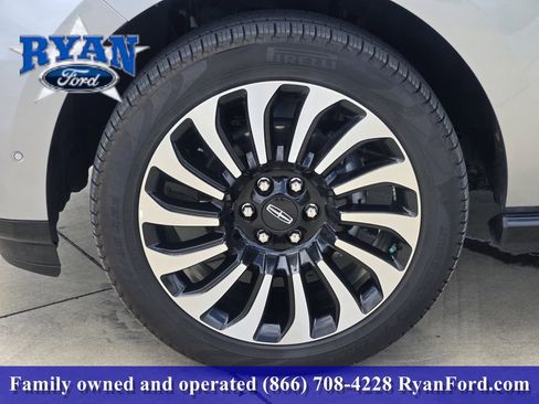 Used 2024 Lincoln Navigator L Black Label AWD/4WD image 7