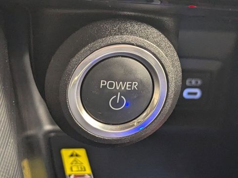 Used 2024 Toyota Venza LE image 27