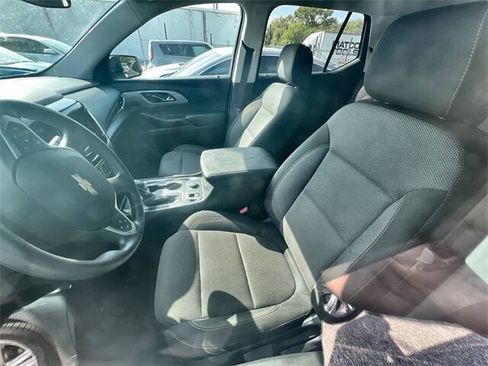 Used 2021 Chevrolet Traverse LS FWD image 17