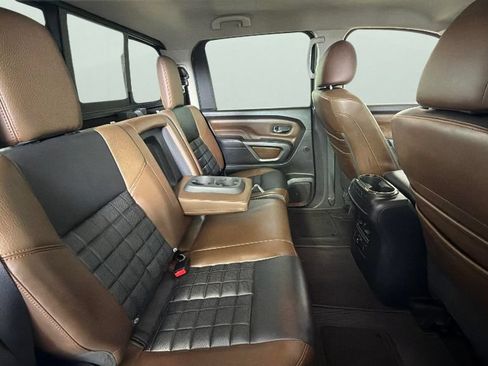 Used 2017 Nissan Titan Platinum Reserve RWD image 31