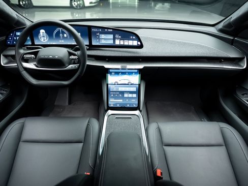 Used 2025 Lucid Air Pure image 42