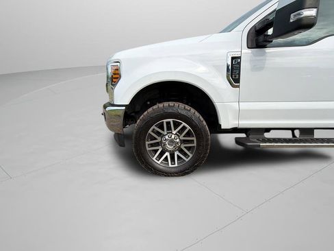 Used 2019 Ford F250 Lariat w/ Lariat Value Package AWD/4WD image 32