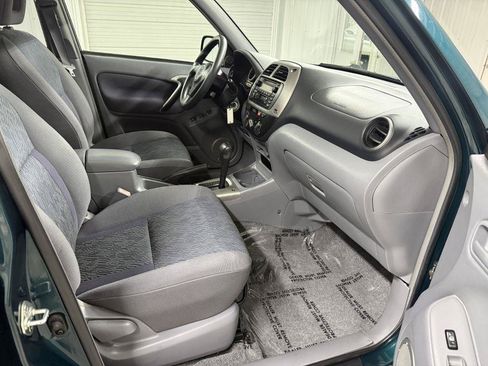 Used 2002 Toyota RAV4 2WD image 25