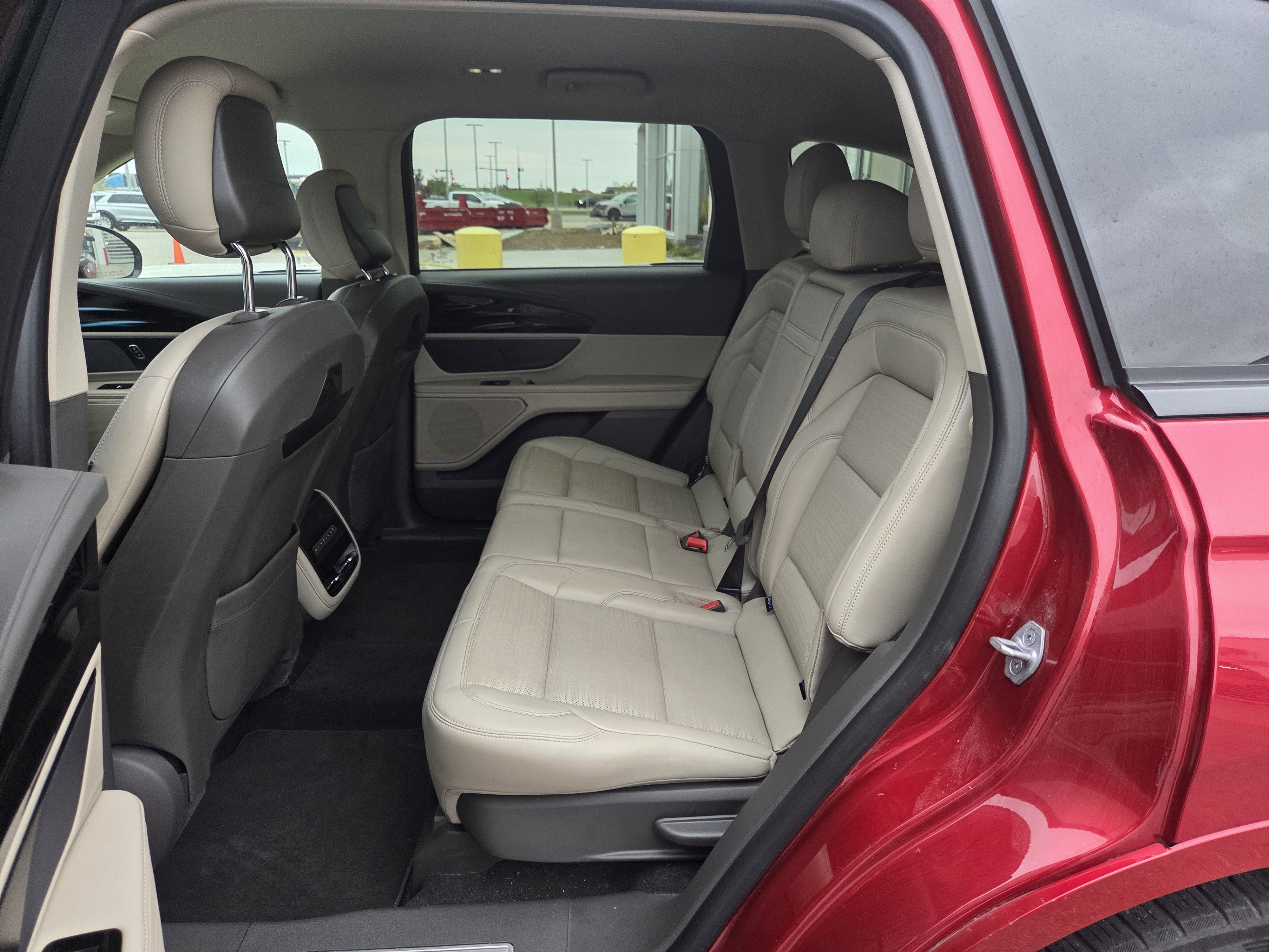 Used 2024 Lincoln Nautilus Reserve AWD/4WD image 9