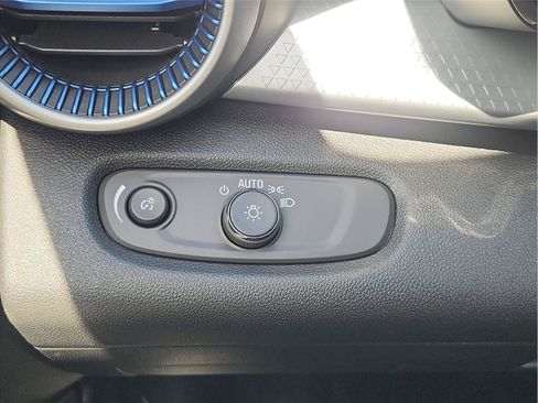 Used 2026 Chevrolet Trax LS FWD image 16