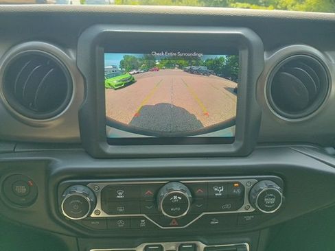Used 2022 Jeep Wrangler Unlimited Sport AWD/4WD image 33