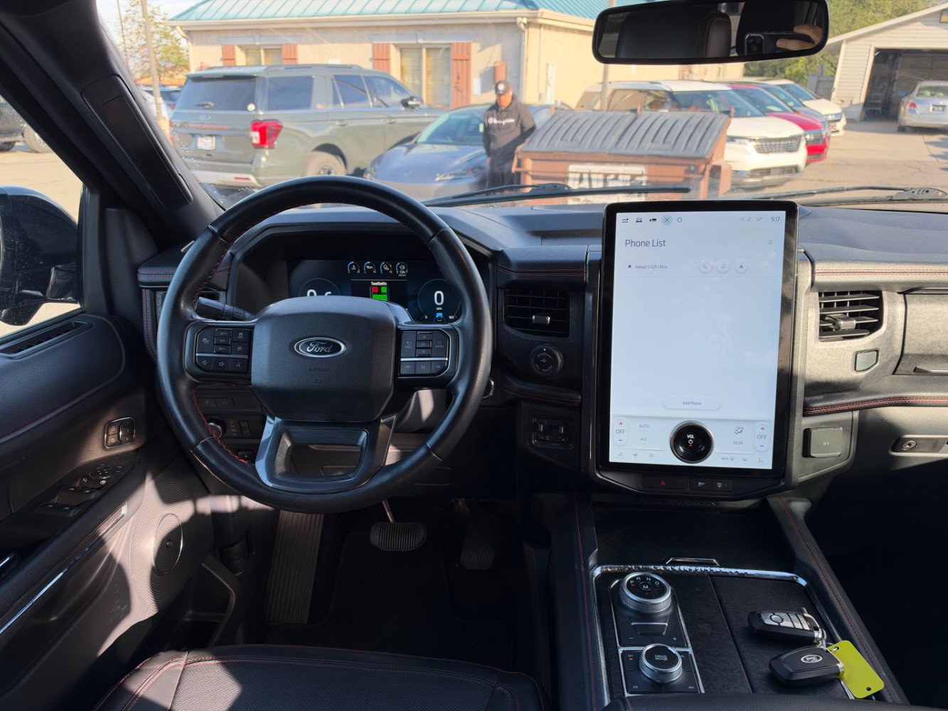 Used 2022 Ford Expedition Limited AWD/4WD image 12