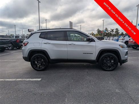 New 2026 Jeep Compass Latitude image 2