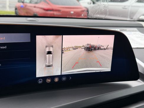 Used 2026 Cadillac Vistiq Luxury image 22