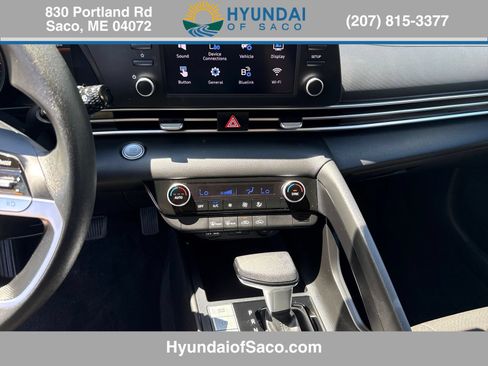 Used 2023 Hyundai Elantra SEL w/ Winter Weather Package FWD image 15