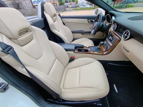 Used 2015 Mercedes-Benz SLK 250 image 43