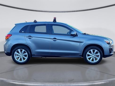 Used 2014 Mitsubishi Outlander Sport ES image 2