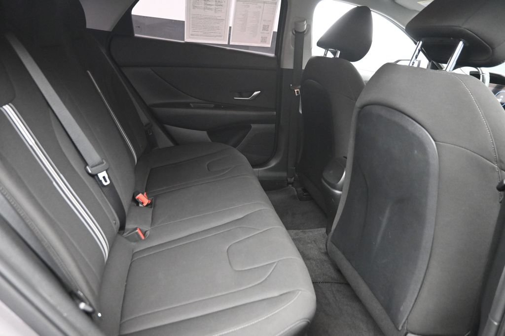 Used 2023 Hyundai Elantra SEL w/ Convenience Package FWD image 10