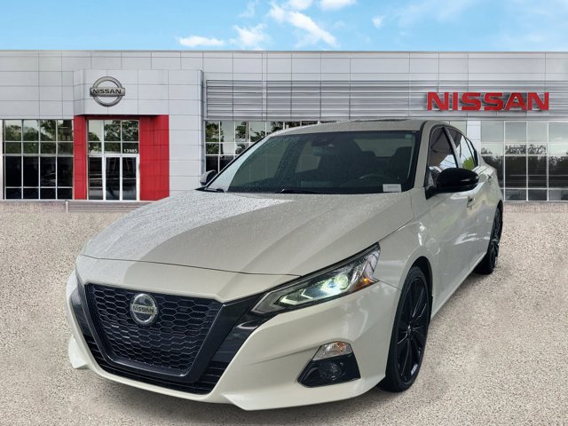 Certified 2022 Nissan Altima 2.5 SR w/ Midnight Edition Package FWD image 3