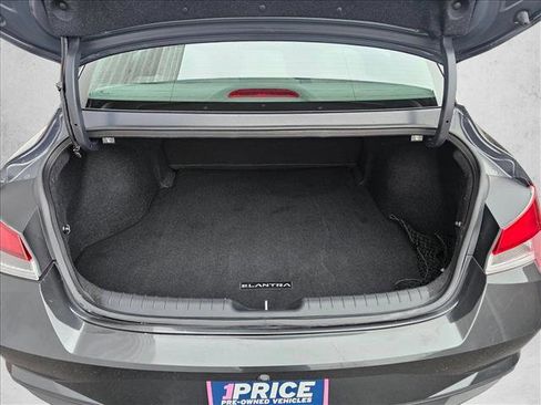 Used 2023 Hyundai Elantra SE w/ Cargo Package image 13