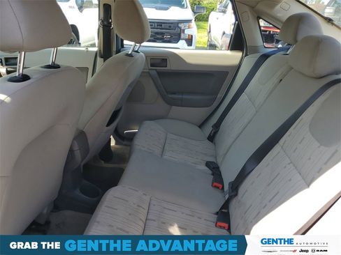 Used 2009 Ford Focus SE image 17