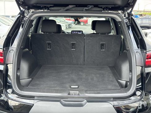 Used 2025 Chevrolet Blazer LT FWD image 17