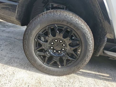 New 2026 GMC Hummer EV 4x4 Crew Cab image 6