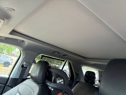 Used 2020 Ford Explorer XLT w/ Equipment Group 202A AWD/4WD image 6