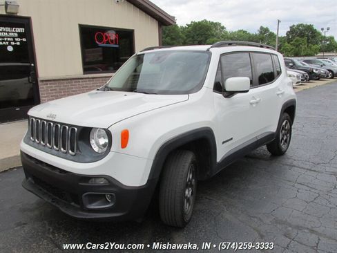 Used 2016 Jeep Renegade Latitude AWD/4WD image 2