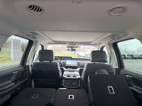 Used 2025 Ford Expedition Max Platinum w/ Driver's Package image 25