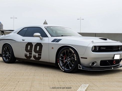Used 2021 Dodge Challenger R/T Scat Pack RWD image 12