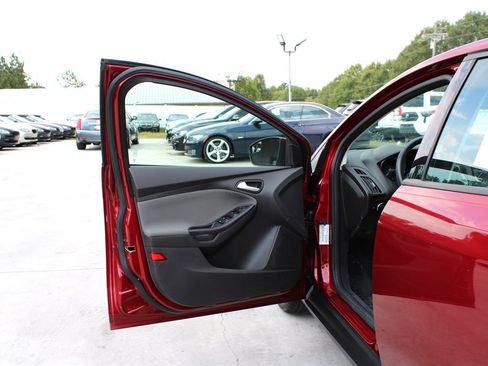 Used 2013 Ford Focus SE image 25