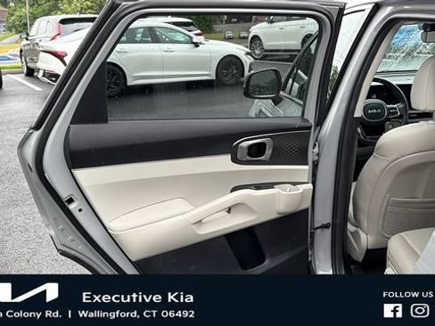 Certified 2025 Kia Sorento S w/ Panoramic Sunroof Package FWD image 23
