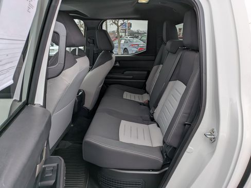 Certified 2025 Toyota Tacoma TRD Off-Road image 21