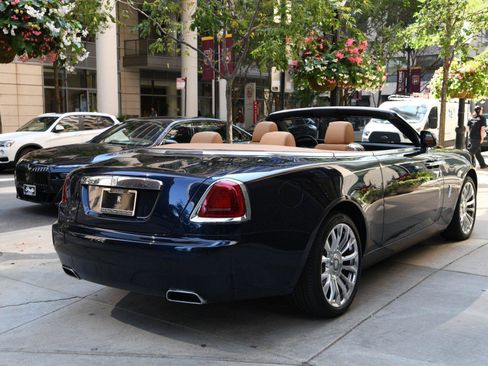 Used 2021 Rolls-Royce Dawn image 5