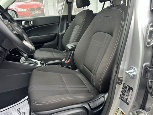 Used 2023 Hyundai Venue SEL w/ Cargo Package image 10