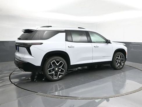 New 2026 Chevrolet Traverse High Country w/ LPO, Floor Liner Package image 5