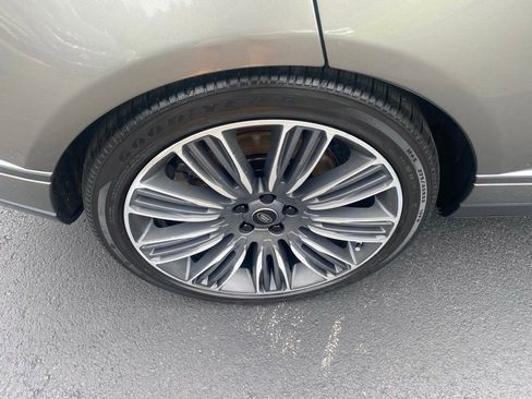 Used 2019 Land Rover Range Rover Long Wheelbase Autobiography AWD/4WD image 32